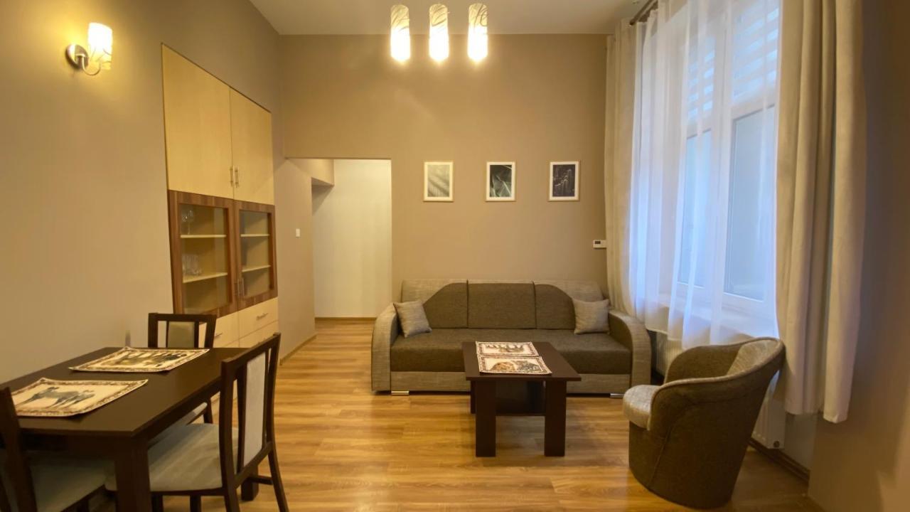 Lublinbnb - Exclusive Family Apartment ------ In The Heart Of Lublin -------------------------------- Bedroom & Living Room & Kitchen Exterior photo