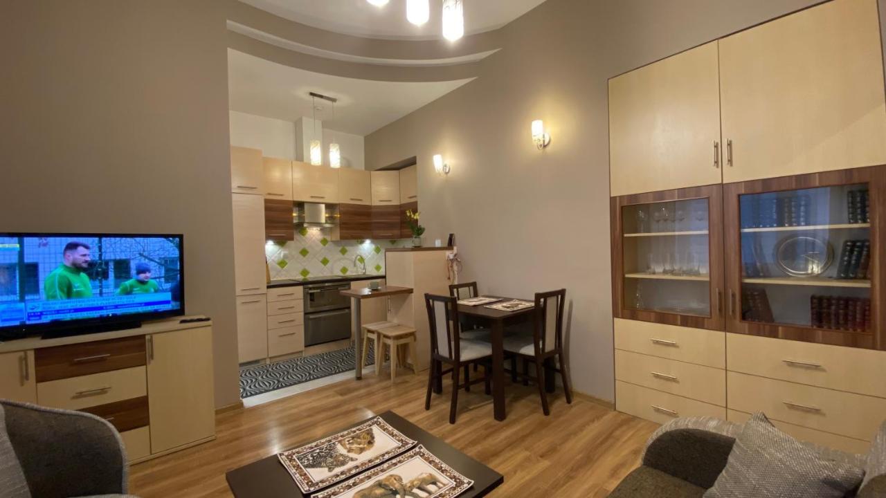 Lublinbnb - Exclusive Family Apartment ------ In The Heart Of Lublin -------------------------------- Bedroom & Living Room & Kitchen Exterior photo